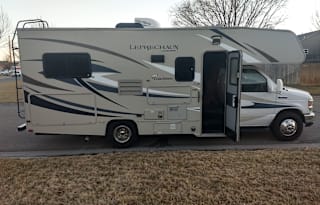 2015 Coachmen RV Leprechaun 220QB Ford 350