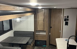 NEW 2023 Forest River Cherokee Alpha Wolf 33BH-L