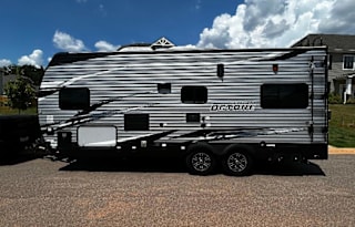 2021 JAYCO travel trailer and Toy Hauler