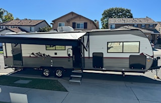 2025 Ultimate  Vacation Travel Trailer