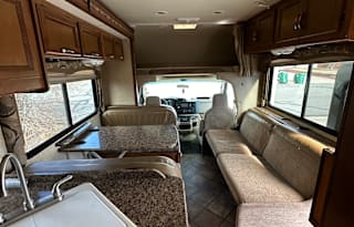 2015 Thor Motor Coach Four Winds 28Z