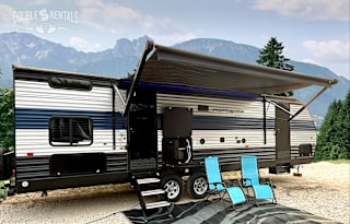 CHEROKEE Private Master, Bunks & Fireplace