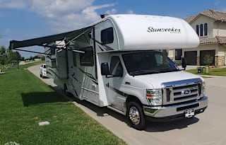 2017  Forest River Sunseeker 3170