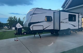 2021 Keystone RV Bullet 250BHS - Sleeps 8!