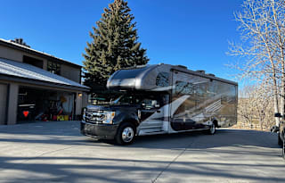 2021 Thor Motor Coach Magnitude SV34