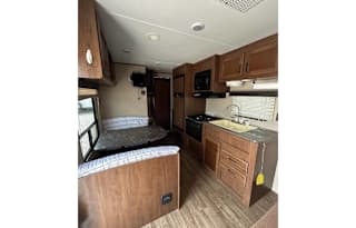 TJ' s RV Pet and Festival Friendly w/ BUNKHOUSE