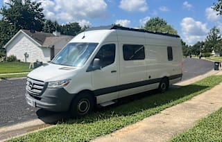 Biggski Camper Van
