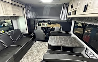 2021 Sun Seeker Ford E450 Specs