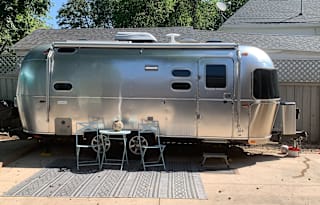 NEW! Airstream Flying Cloud 23' (Sarah Jane)