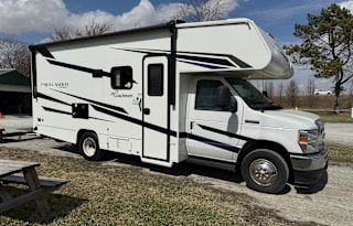 Explore the Country 2023 Coachman Freelander 22FT