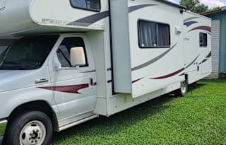 32ft Coachmen – Family Friendly, newly remodeled!