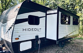Clean Camp Ready!! 22 Keystone Hideout 186ss