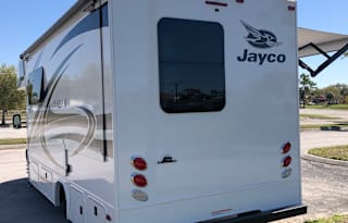 Easy to drive 2021 Jayco Melbourne 24L