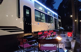 Stationary Camper on a Beautiful Private Campsite!