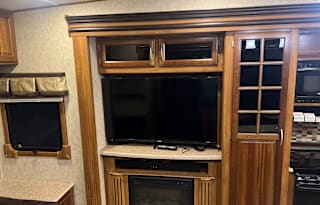 2016 Prime Time RV Crusader 380MBH