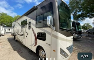 2018 Thor Motor Coach Hurricane 34P