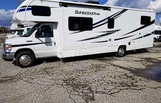 2022 Forest River RV Sunseeker LE 3250DSLE Ford