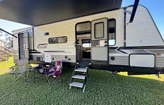 Beautiful getaway camper!!