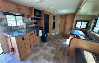 2013 Cruiser Shadow Cruiser S-260BHS