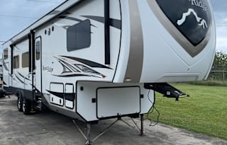 2019 Highland Ridge RV Mesa Ridge MF374BHS