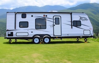 TJ' s RV Pet and Festival Friendly w/ BUNKHOUSE