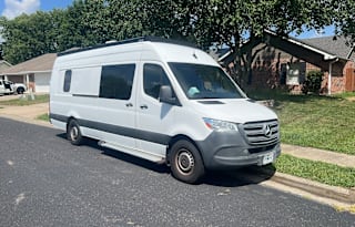 Biggski Camper Van