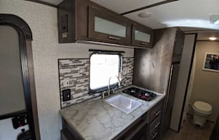 Winterized - Sleeps 5, Easy Tow!