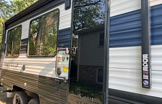 Toy hauler and pet friendly rv!