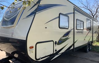 Spacious Living and Bunkhouse