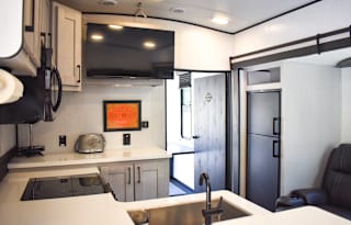 Haul Your Toys in Style–Luxury Toy Hauler for Rent