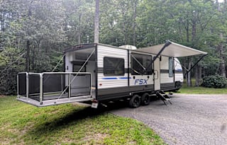 Salem FSX | Awesome toy hauler with large deck
