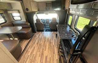 2017 Isata 3, Diesel, Auto-level, Fully Loaded.