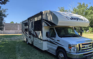 Meet Betty! Lock in late season discounts!!!!