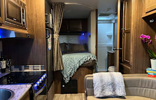 Unlimited-2018 Gulf Stream RV Conquest Class C