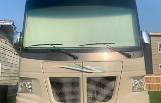 2015 Coachman Mirada 35BH Class A w/ 2 Bathrooms