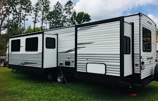 Aaron and Kim's Luxury Travel Trailer 38FT Sleeps 6 Comfortably