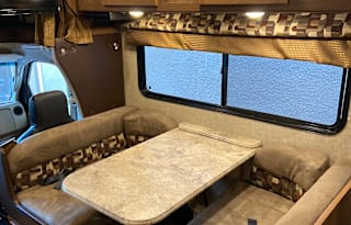 2017 Coachmen RV Leprechaun 320BH Ford 450