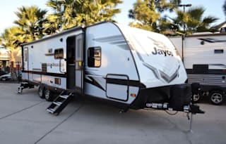Jayco Jay Feather 27BHB-sleeps up to 10