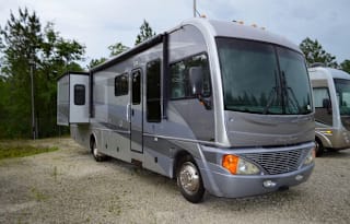Recently Remodeled 2005 Fleetwood Pace Setter