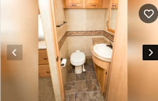 Beautiful 2011 Thor Four Winds Hurricane 32A
