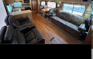 Island Oasis by Get Lost RV Rentals, LLC