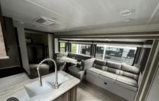 Spacious TWO Bedroom Home Away From Home-Bunkhouse