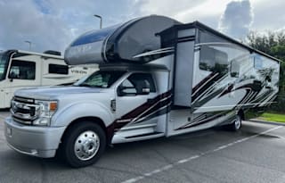 38' 2023 Thor Omni in Des Moines, Nearly Brand New