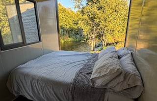 THE RIVERS NEST: Tiny Home On Applegate River