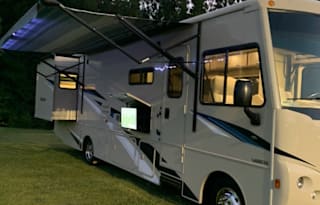 2022 Winnebago Sunstar 32M