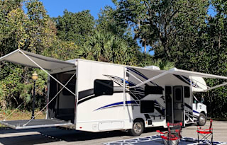 2021 Thor Motor Coach Outlaw 29J Toy Hauler