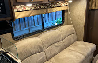 2017 Coachmen RV Leprechaun 320BH Ford 450