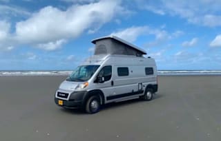 "TravelDodge" 2022 Winnebago Solis 59P