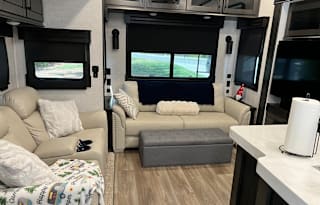 Redwood 5th wheel
