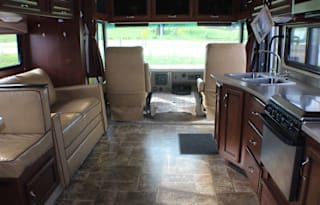 2014 Fleetwood Bounder 34b